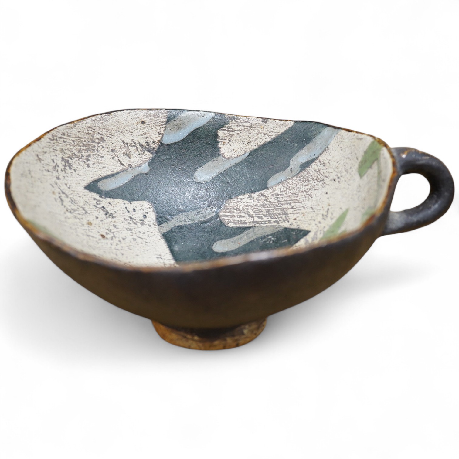 John Maltby (1936-2020), a single handled serving dish, 16.5cm wide